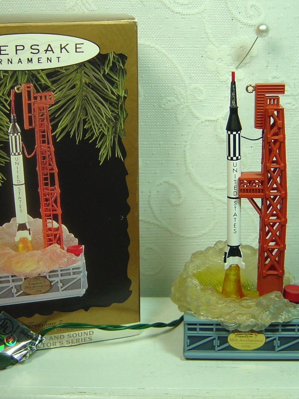 Hallmark Ornament-Freedom 7 1st in Journeys into Space Series-1996-light & sound